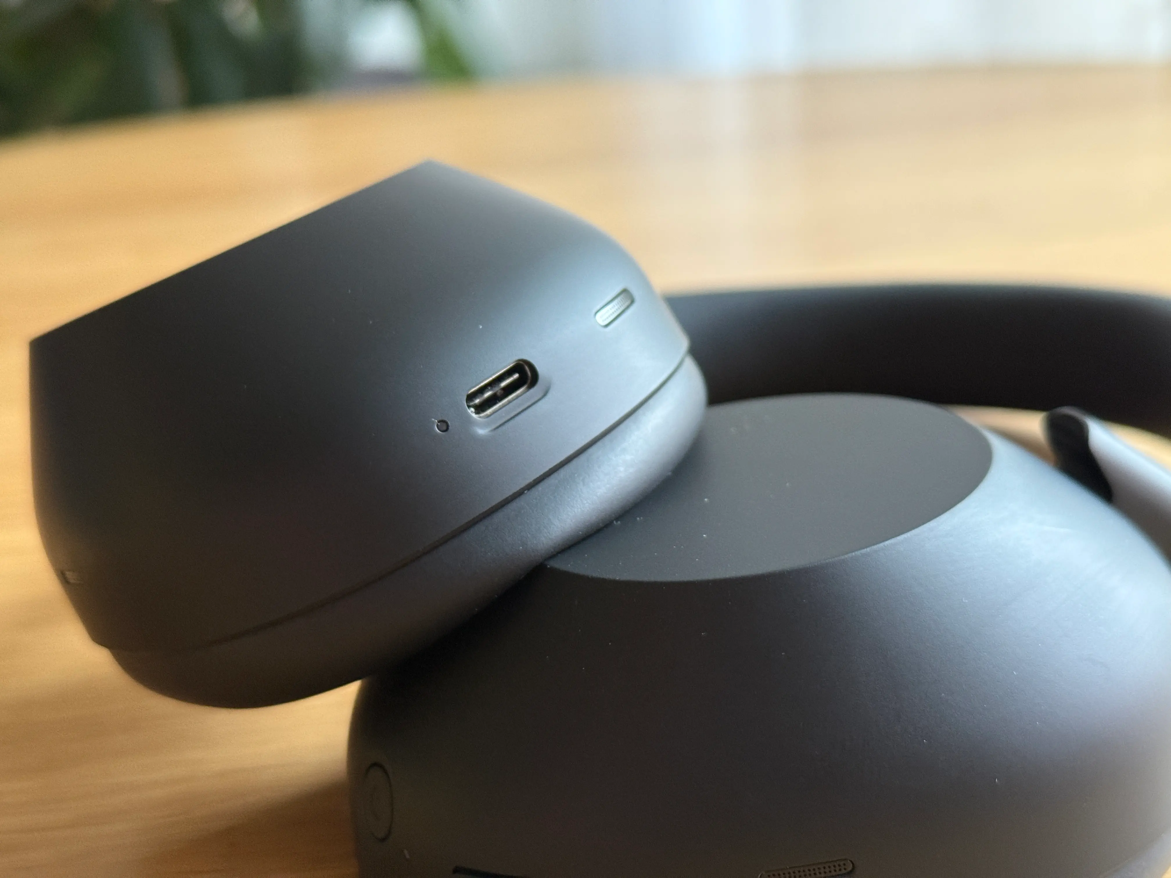 Sony WH-1000XM6 baterija